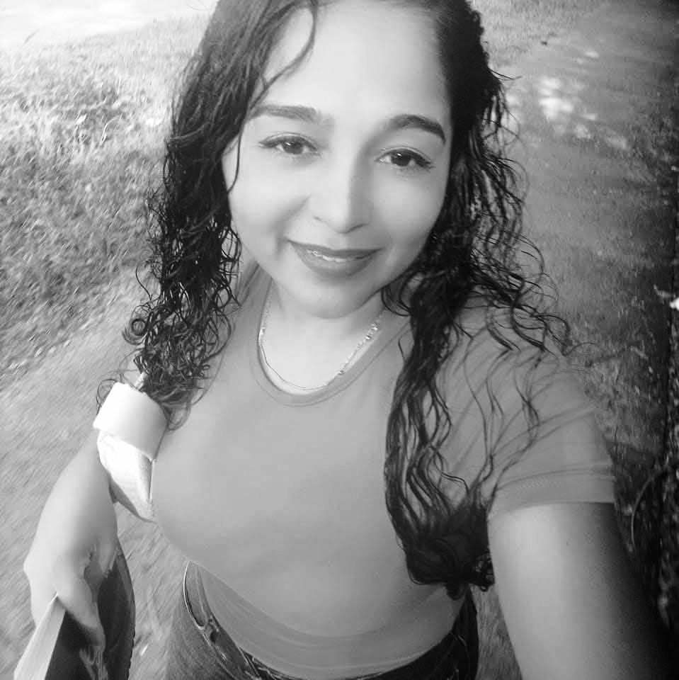 Como Marjeris Pérez Sogamoso fue identificada la ciudadana que falleció tras sufrir un accidente de tránsito en el municipio de #Yopal.

facebook.com/photo?fbid=125…