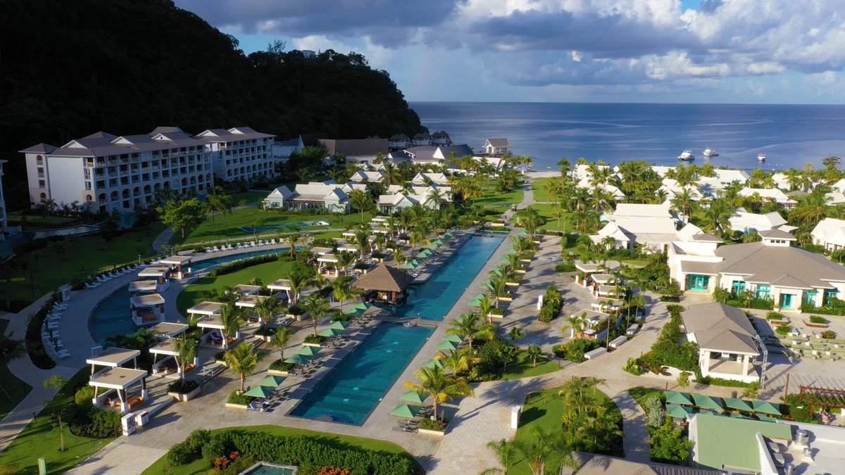 Vacation_Couple's tweet photo. Saint Vincent is calling… and we answered with a full resort tour of @SandalsResorts #SaintVincent | #SandalsSaintVincent

Full video: https://t.co/kKy39wy2Xz https://t.co/EV2ruR3uMM