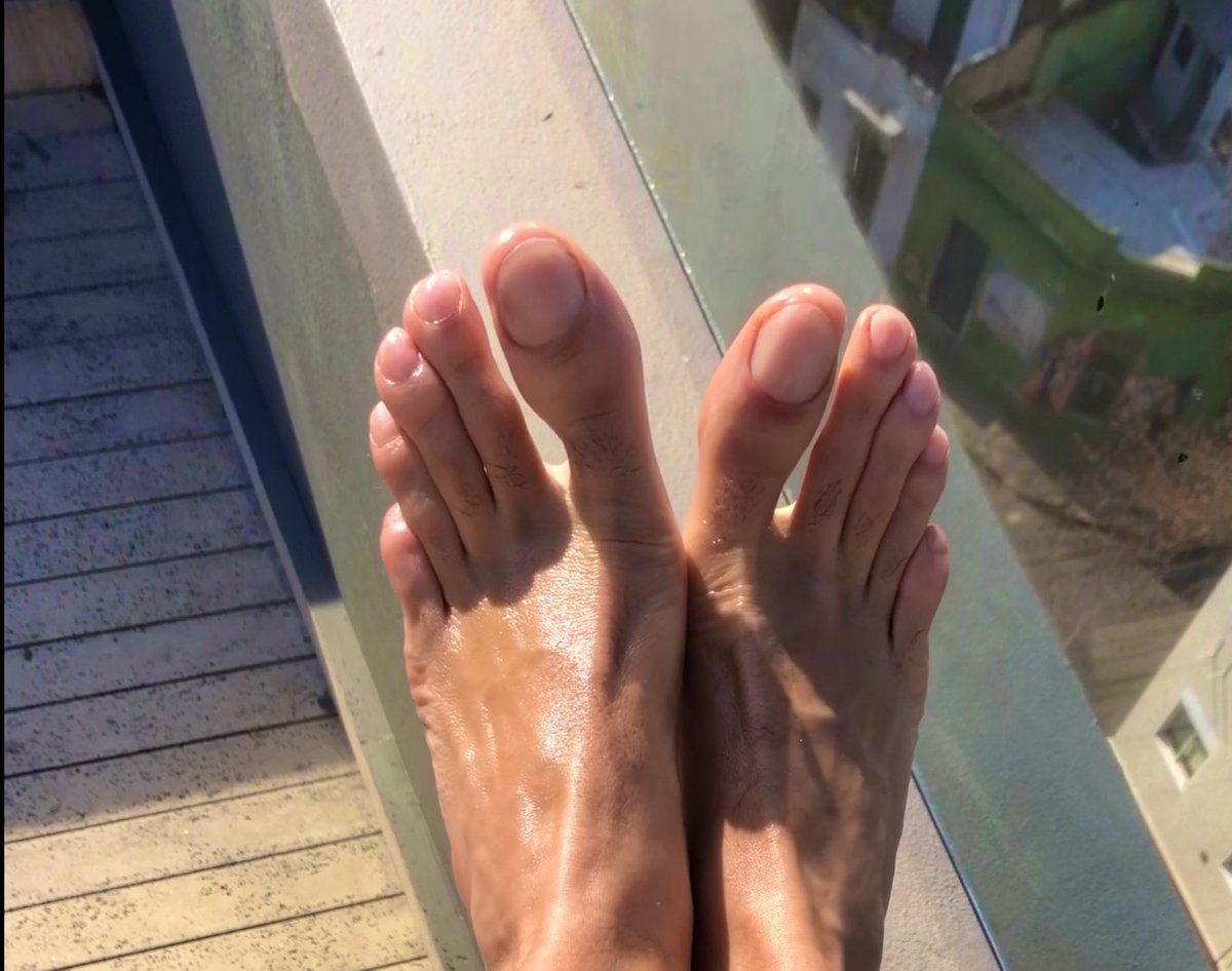 AlphaCoin233's tweet image. #malefeet #footfetish #malefootmodel #prettyfeet #alphafeet #dudefeet #maletoes #mentoes #prettytoes #cashmaster #findom #menfeettoes #malefeetlovers #menfeetworship  #feetargentina #feetargentinagay #feetgram #feetgay #feetmodels #gayflipflops #gayfeetlove #gayfootworship…