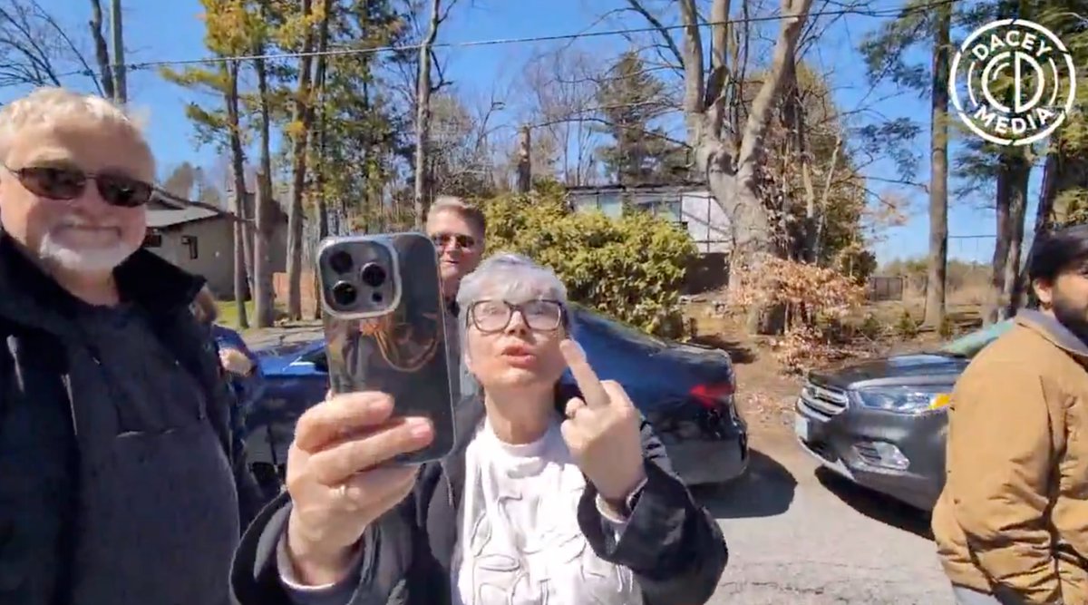 It went from "Elbows Up" to "Fingers Up" real quick.

Canadian Liberals, folks.

Peace and love.