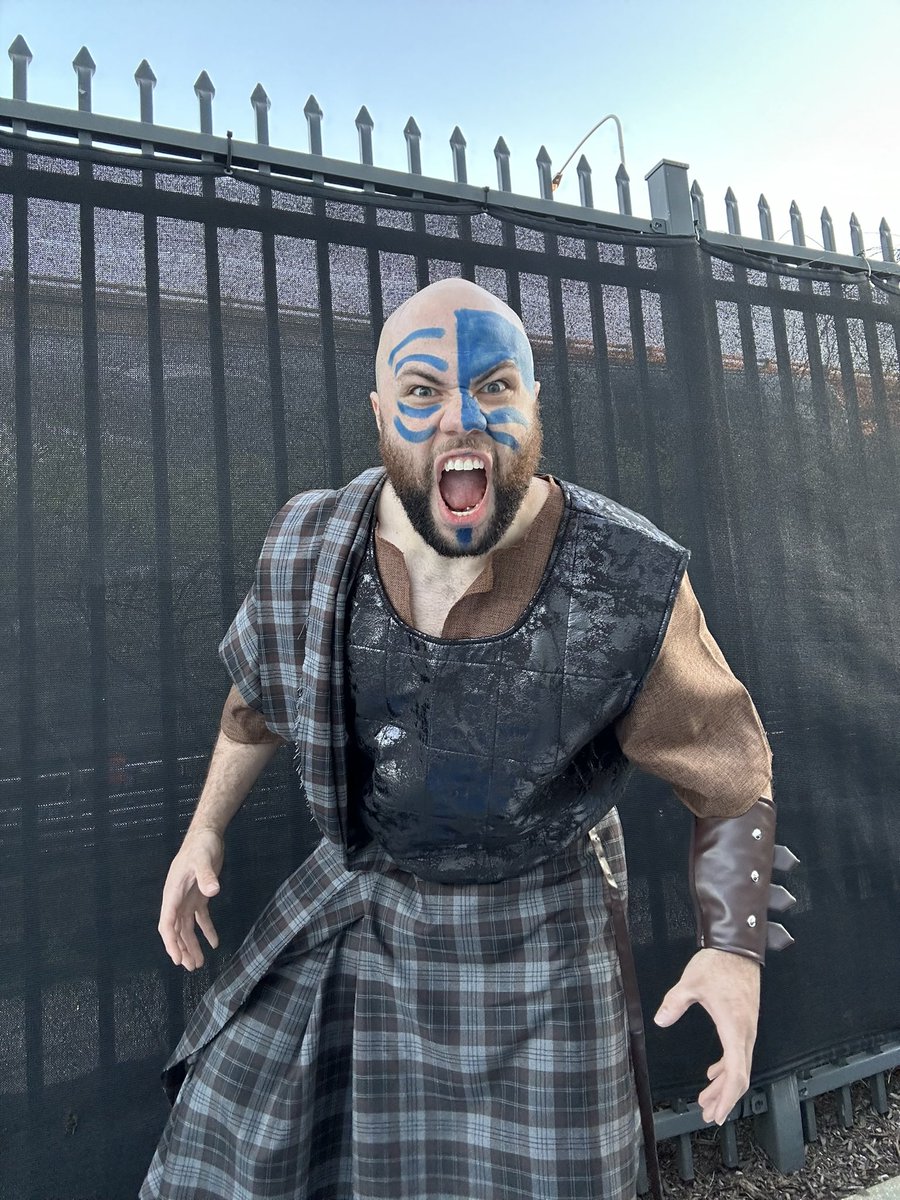 Get em <a href="/DMcIntyreWWE/">Drew</a> ⚔️ 

#WrestleMania