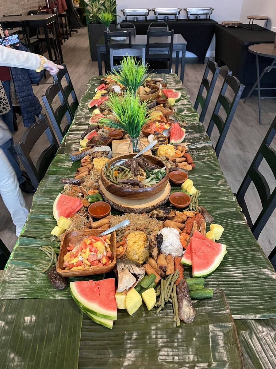 lumpialogic's tweet image. Happy Easter! Thank you Lord for the bountiful food! #Budolfight #Kamayan #FilipinoTradition