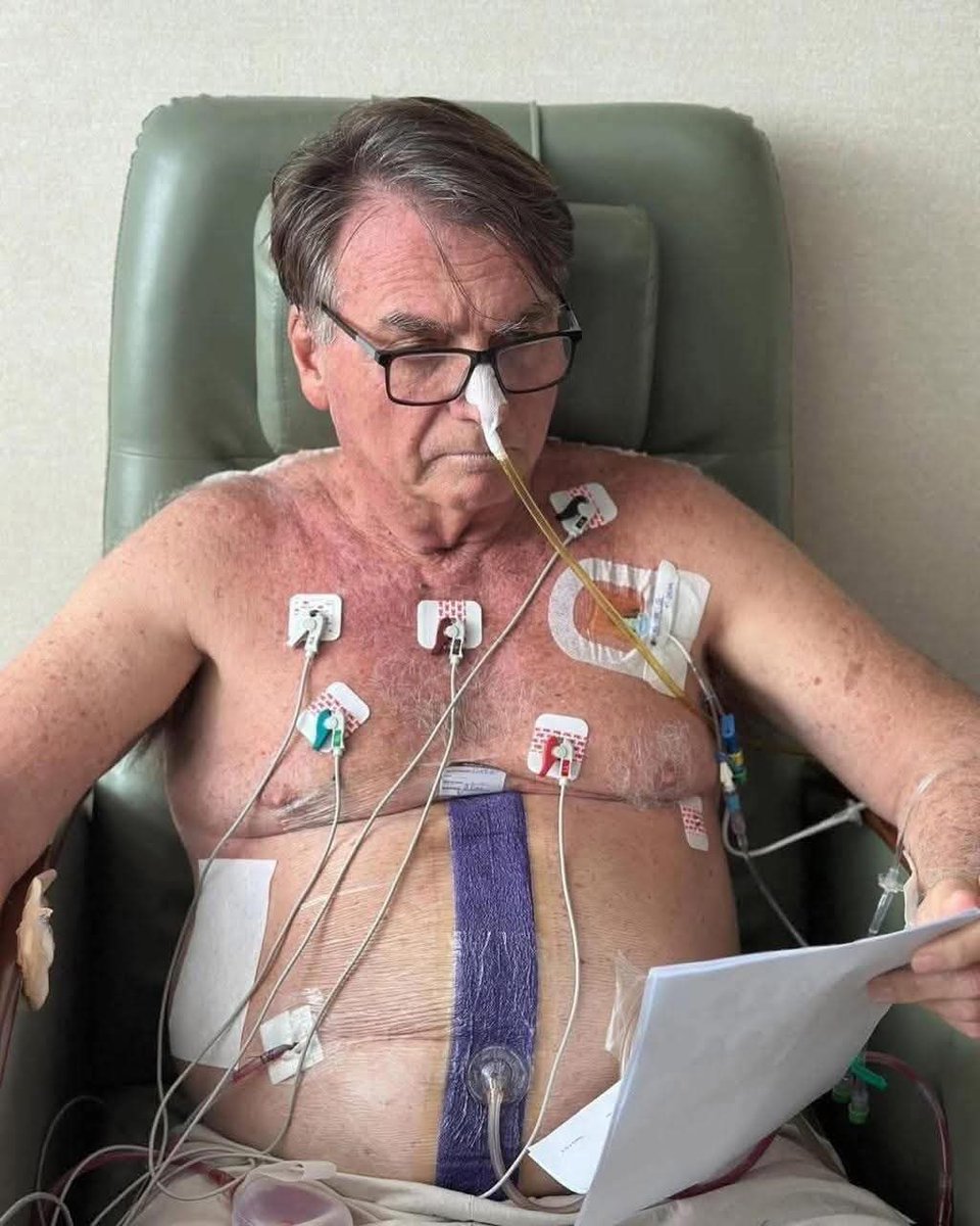 EdJr83's tweet image. Ei @grok analise essa foto.