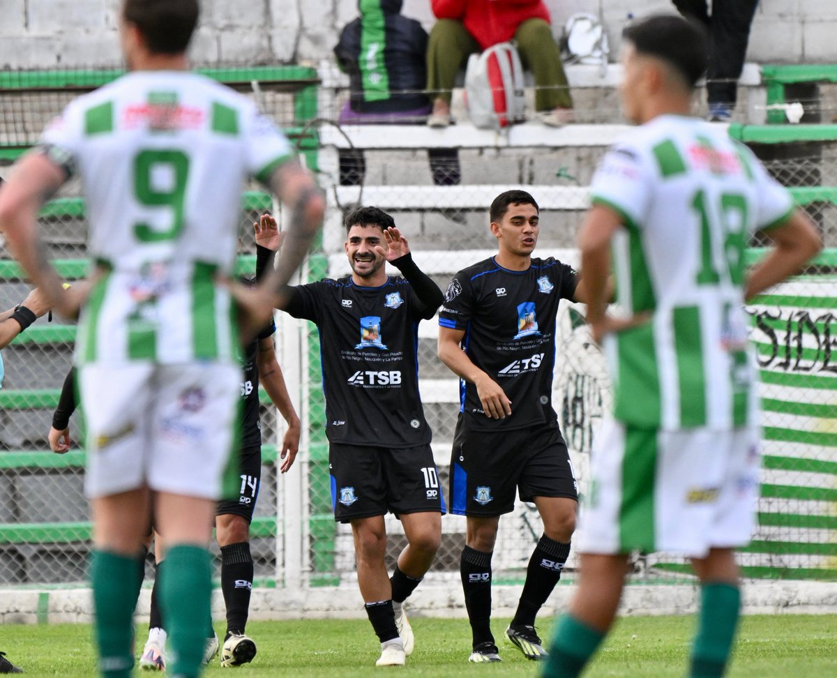 🇦🇷#FederalA. ¡Triunfo, goleada y liderazgo!

📌 El "León" se impuso ampliamente en Rawson, goleó al "Verde" y es uno de los líderes de la zona 1.

GERMINAL (Rawson) 0 - DEPORTIVO RINCÓN (R. de Los Sauces) 3

📸 Foto: <a href="/feldman_da/">Daniel Feldman</a> (<a href="/JornadaChubut/">Jornada Medios</a>).

LINK👇:
ascensodelinterior.com.ar/noticias/34451…