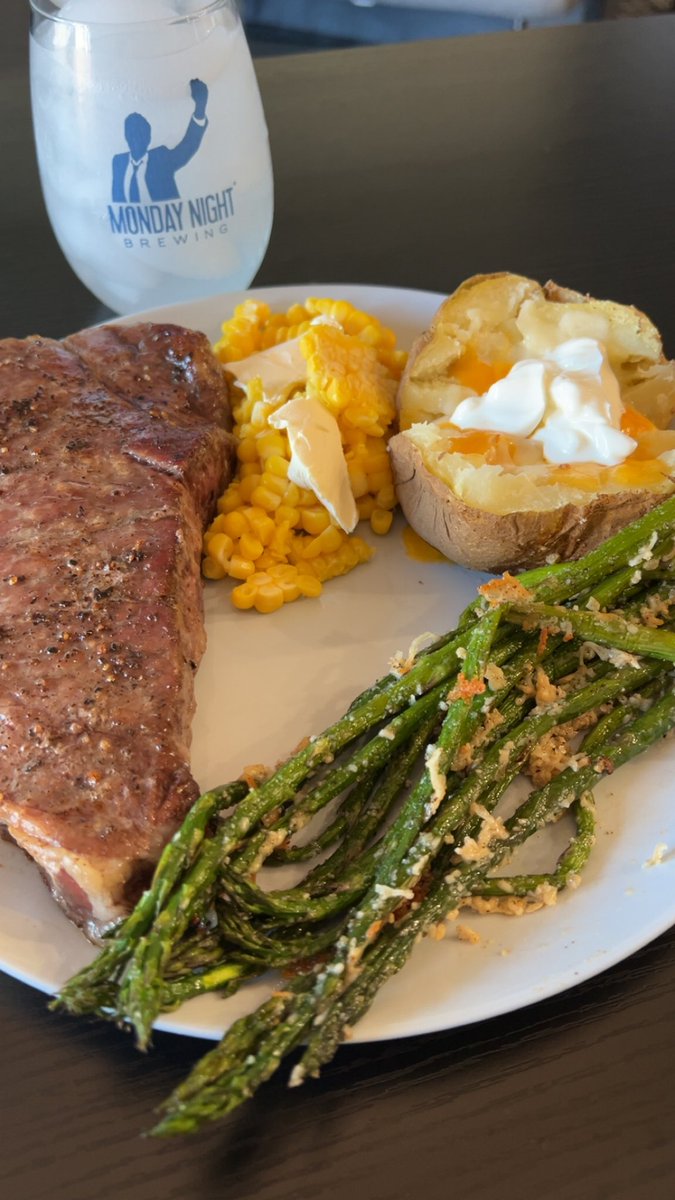 TCWHITTYY's tweet image. Easter in Arkansas