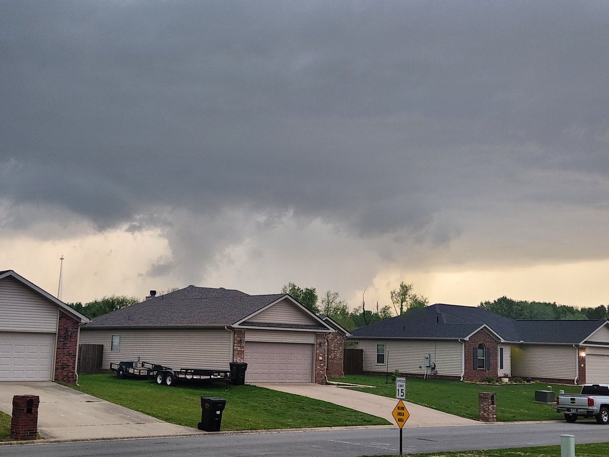 CarrieLair's tweet photo. Storm clouds in Ward just now @ToddYakoubian https://t.co/PVy1FbHfyH