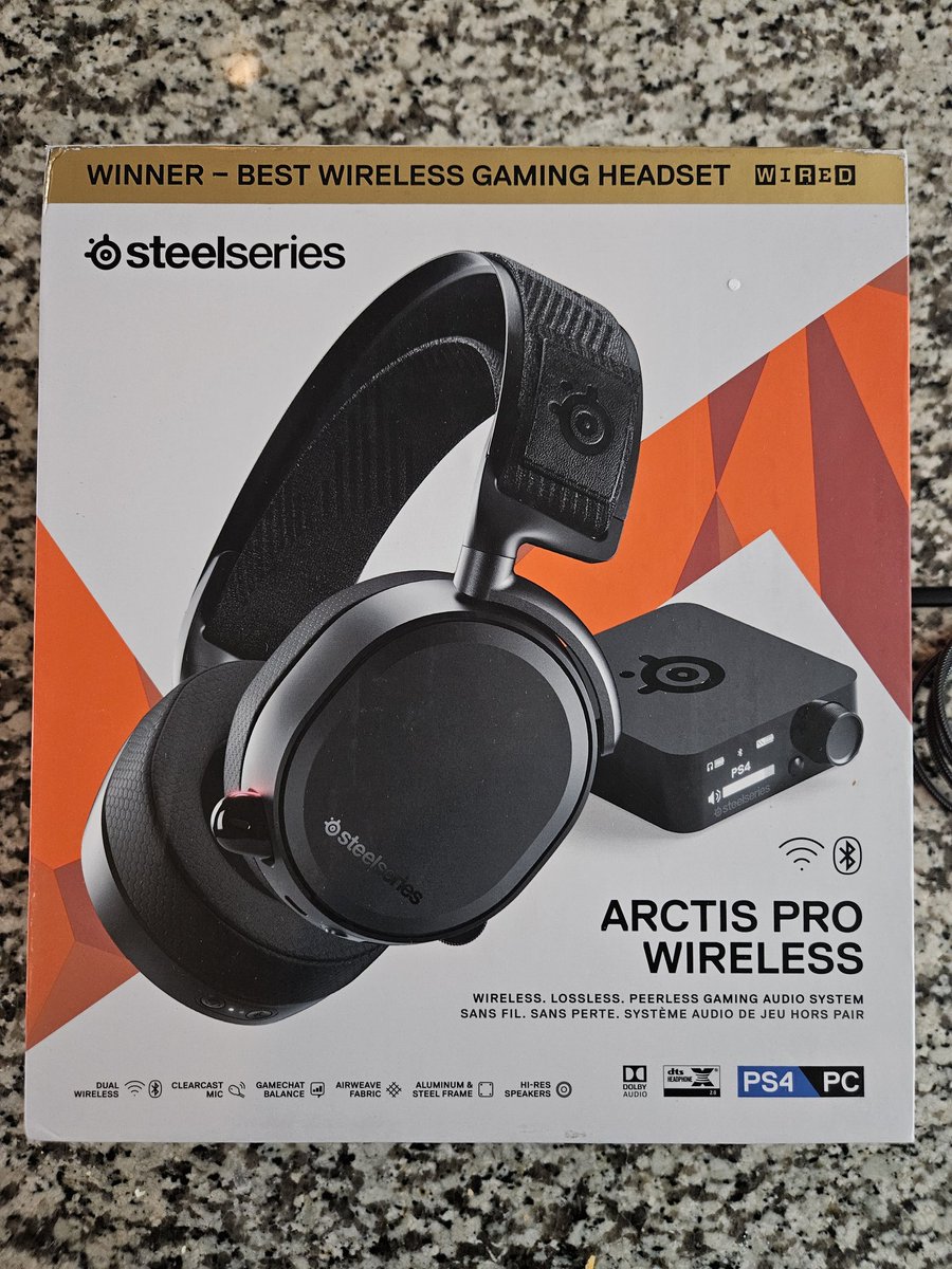 I'm so excited not to have audio cut out in my left ear anymore! Shout out to the ones who do it best! 😘 <a href="/SteelSeries/">SteelSeries</a>