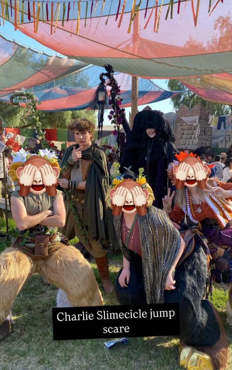 I hated this tweet but now I can show recent proof they're still dating. Fuck all slimecicle fans that deny they're still dating.