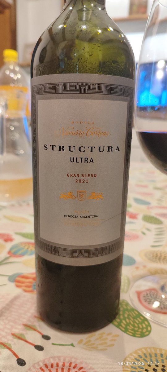 Bestial este blend de <a href="/NCorreasEC/">NavarroCorreas</a> Structura Ultra ... Malbec, CS, CF, Merlot... Impresionante...le faltó simplemente un poco de tiempo...me mato la ansiedad 🫣🍷