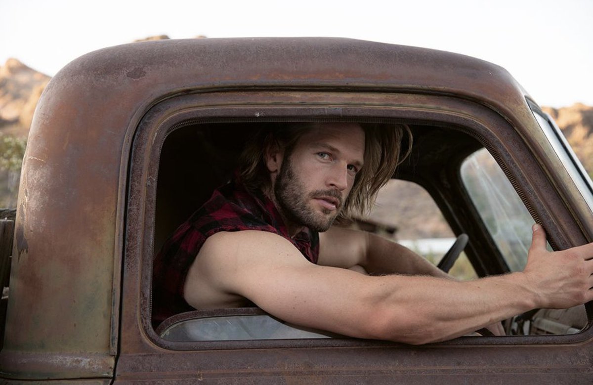 Check out the preview video for my new book BACKWOODS 

kickstarter.com/projects/17426…