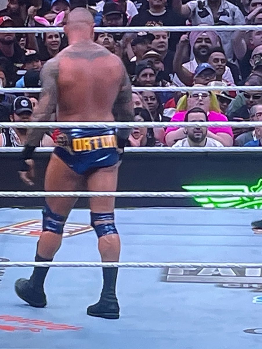 UncleBradders's tweet photo. The 2002 O-Zone gear! 
#WrestleMania https://t.co/5sSu5rug0d
