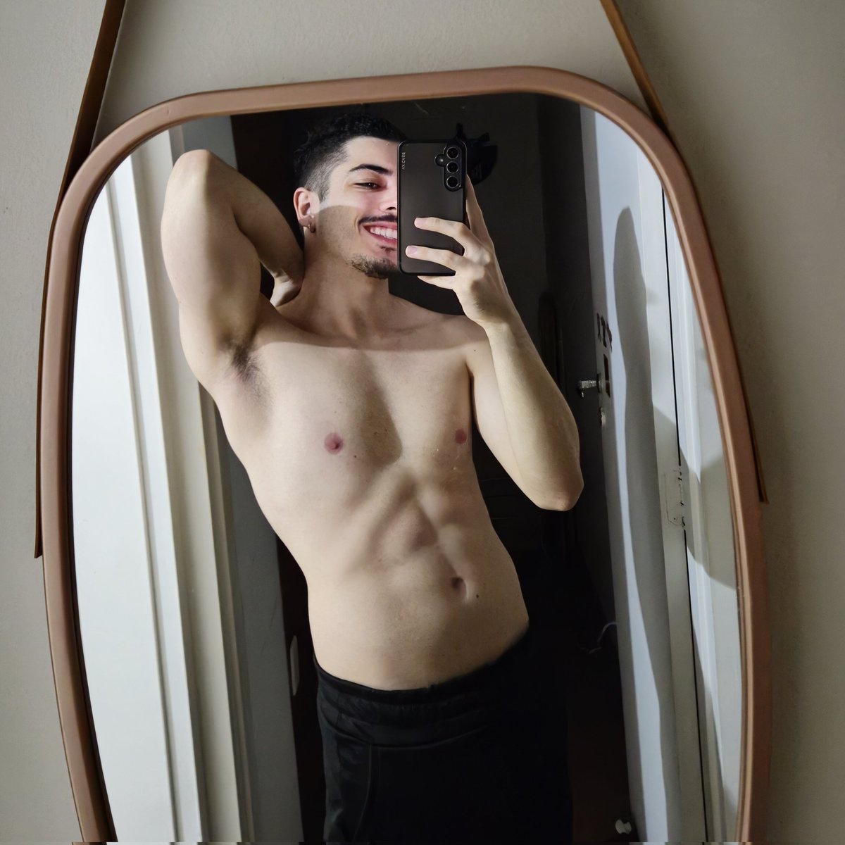 #NewProfilePic

voltei depois de séculos