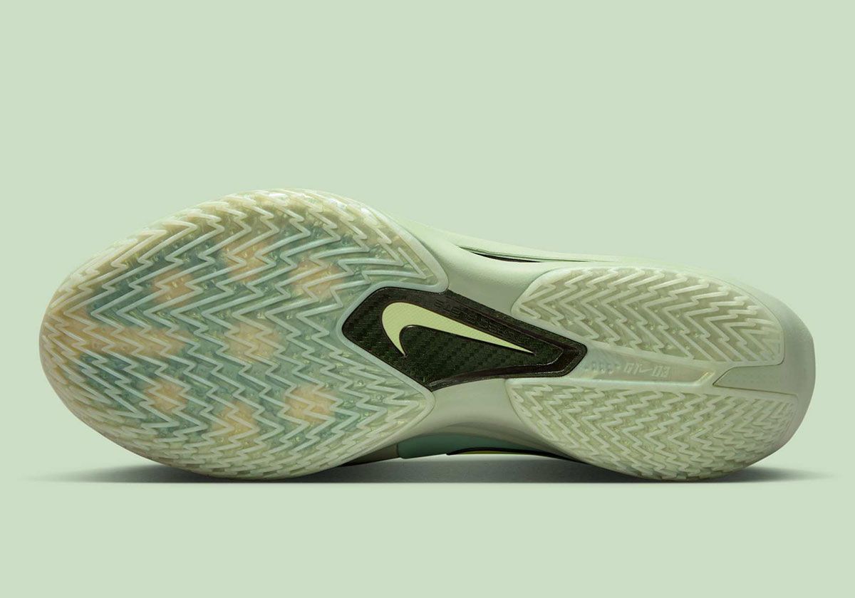 SneakerNews's tweet image. Nike Zoom GT Cut 3 Turbo 💵 
🗓️ Releasing Summer 2025 ($200)