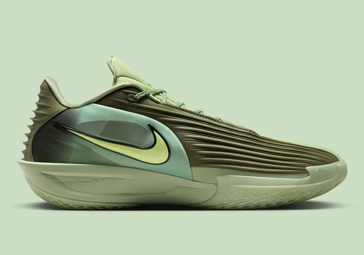 SneakerNews's tweet image. Nike Zoom GT Cut 3 Turbo 💵 
🗓️ Releasing Summer 2025 ($200)