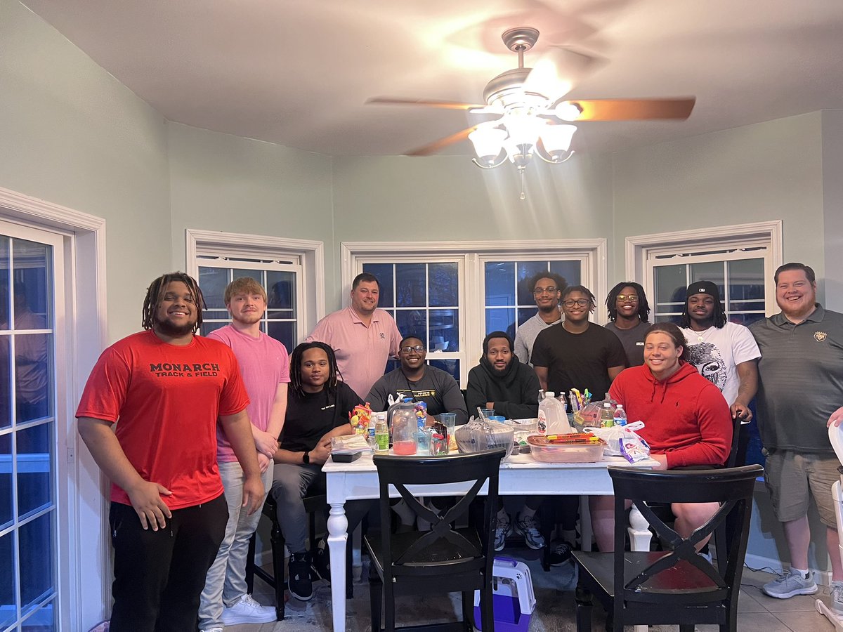 Coach Mike Cebrosky (@coachcebrosky) on Twitter photo Awesome time having some of our <a href="/KingsCollegeFB/">King's Football π</a> Monarchs up to the house this evening for a little Easter π£ dinner and dessert! 1-0! Awesome time having some of our <a href="/KingsCollegeFB/">King's Football π</a> Monarchs up to the house this evening for a little Easter π£ dinner and dessert! 1-0!