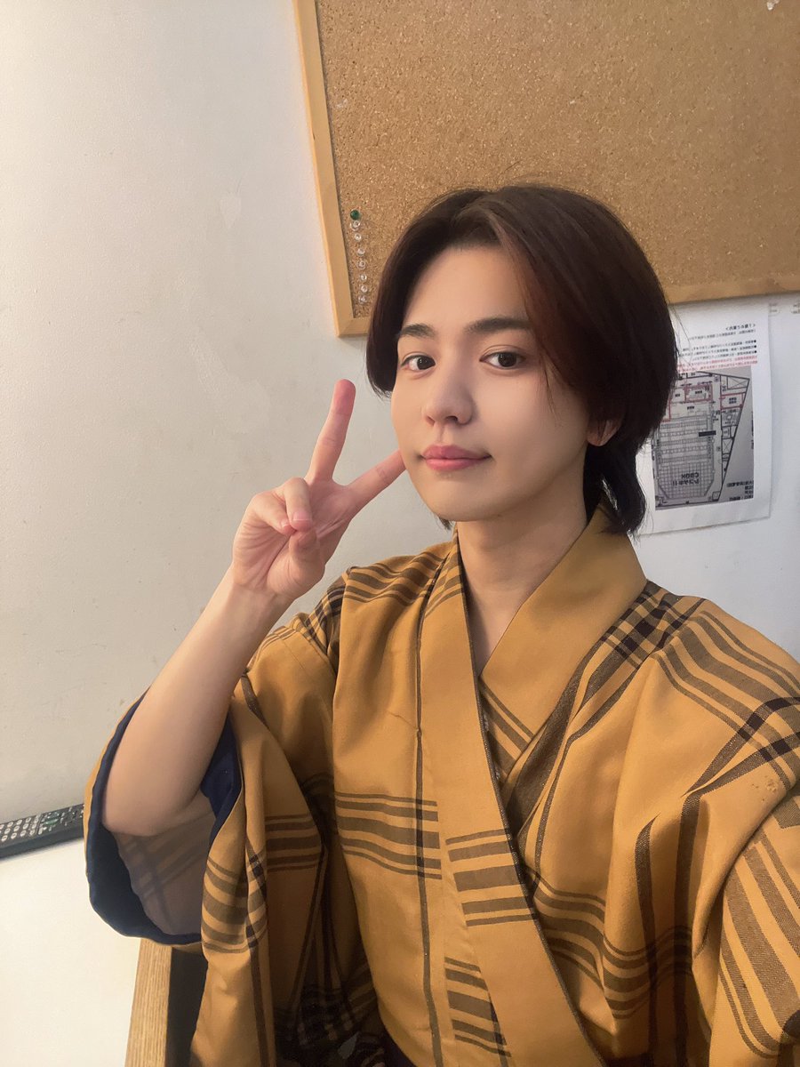 皆さんおはよー！
今日は夜22時頃からインスタ配信しようと思うので見にきてね！
赤塚不二夫スクラップブック千秋楽が終わったのでみんなとお話ししようかなと！
Twitterのプロフィールから
インスタアカウント飛べるので是非！
みんな後ほど！