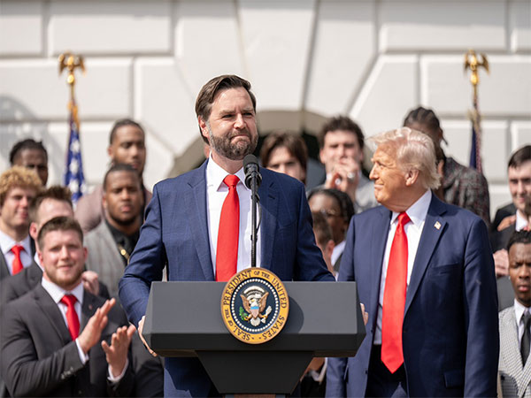 *US VP JD Vance embarks on first official visit to India, to meet PM Modi in Delhi today*
#USA #JDVance #India #PMModi