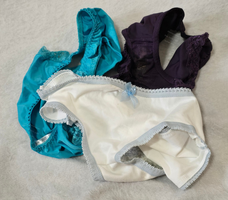 언제 이렇게 묻었을까

#팬티 #입던속옷 #애액