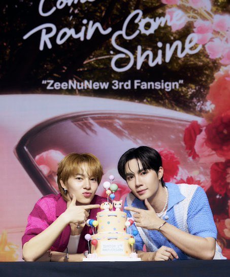 Aw10Diana's tweet photo. Happy 3rd anniversary to #ZonZon 🥳🎉
So happy to be here as zonzon for the 3rd year to love and support our lovely and cute boys. Will continue to support all their projects and voting with all my heart 💓💕💖

#3ปีที่ซนซ��กับซีนุนิว 
3RD ZONZON DAY
#zeenunew
#Zeepruk #NuNew https://t.co/h2gc3Mlslt