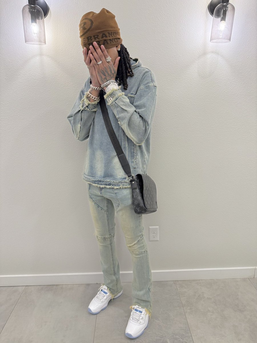 Badazzflow's tweet image. Yea I forgive but ain’t forget about them leaving me 🖤