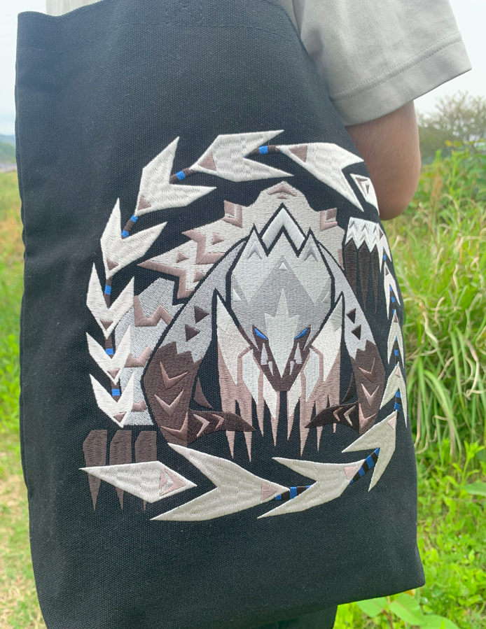 CAPCOM STORE】 「#モンスターハンターワイルズ」から「刺繍トート
