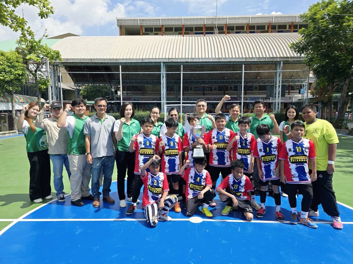 ‘กรุงเทพธนาคม’ ร่วมพัฒนาสนามกีฬาฟุตซอล โรงเรียนสุเหร่าทางควาย พร้อมมอบอุปกรณ์การแพทย์พื้นฐานให้กับศูนย์สุขภาพชุมชน 10 แห่ง ในเขตประเวศ