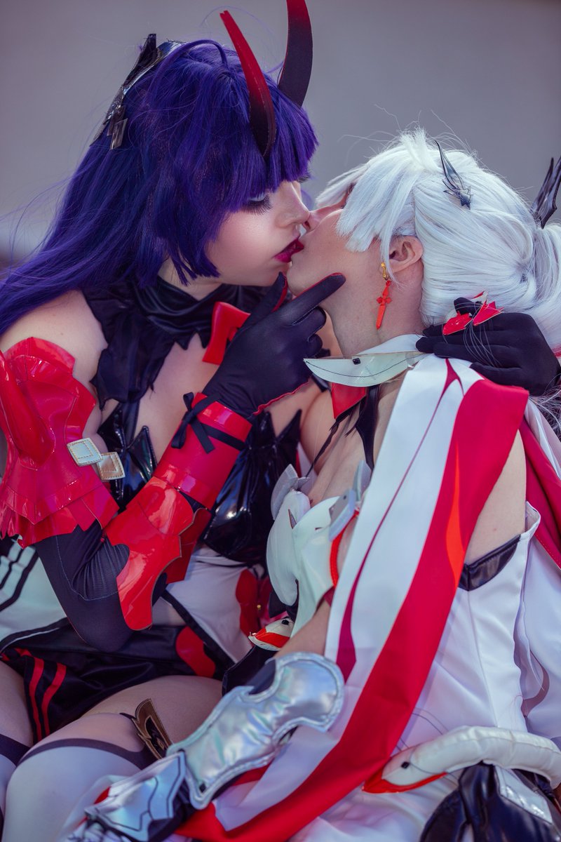 "You're the most important person in my life". 

#Kiamei #HonkaiImpact3rd #KianaKaslana #RaidenMei