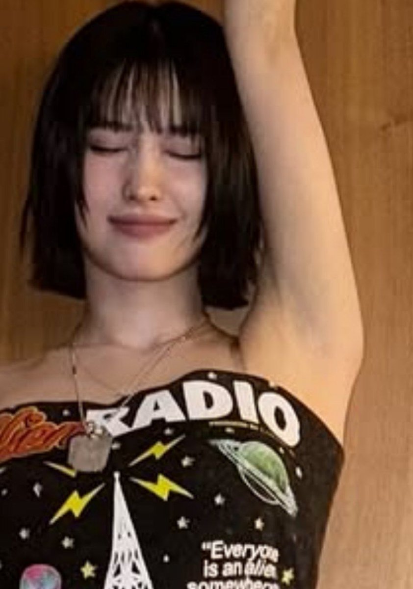 _twicearmpit's tweet photo. Momo #twice #twicearmpit #momoarmpit https://t.co/xtb0LuoQs7