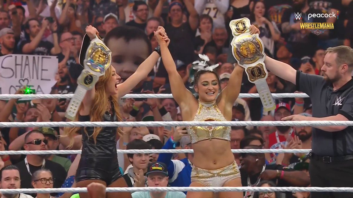 BeckyLynchNet's tweet photo. #BeckyLynch #TheMan #BigTimeBecks #WWE #Wrestlemania https://t.co/hK3ghm4cV1