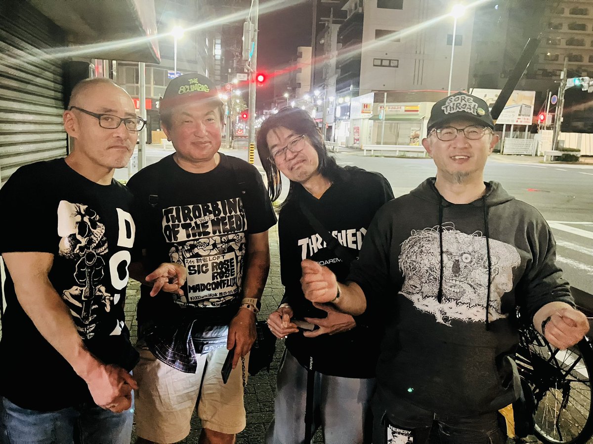 何が嬉しいかって、SICのケンちゃんがSOCIAL PORKSシャツ着てた