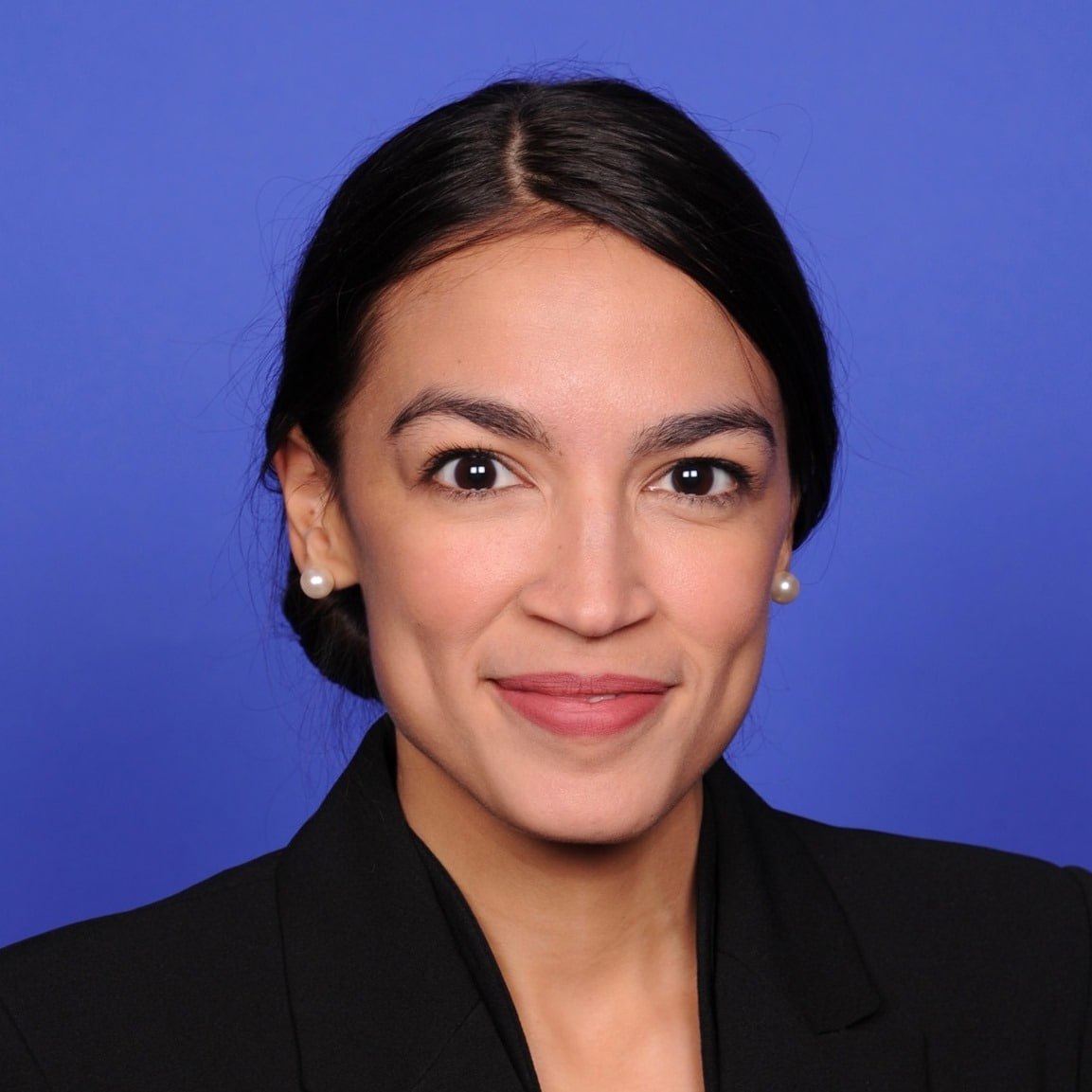 RightScopee's tweet photo. 🚨BREAKING: Rep. Alexandria Ocasio-Cortez is currently the most likely Democrat to lead the party’s presidential ticket in 2028 if she decides to run, Nate Silver predicts.

Thoughts? https://t.co/3FoErVPnMh