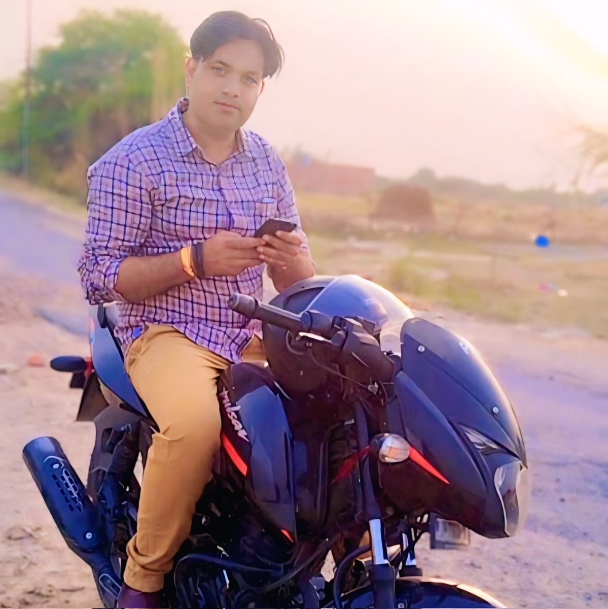 YadavSupnesh's tweet photo. #NewProfilePic https://t.co/0rUtHpiPgU