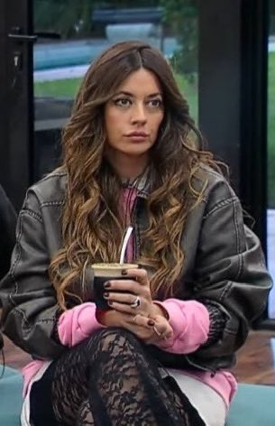 Ez3qu1eeel's tweet photo. MADRES DE LA NOCHE 🫦☝🏽 CATA AL 9009 #GranHermano https://t.co/JMzCwYy9N9