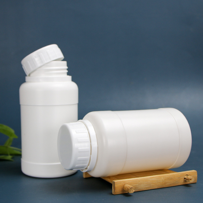 globalkangbio's tweet photo. HDPE Plastic Agricultural Pesticide Bottles 100ml 250ml 500ml 1L Chemical Pesticide Fertilizer Veterinary Medicine Bottle
#medicinebottle #medicinebottles #hdpebottle #hdpebottles #pesticidebottles https://t.co/I6ZGCd1Vwe
