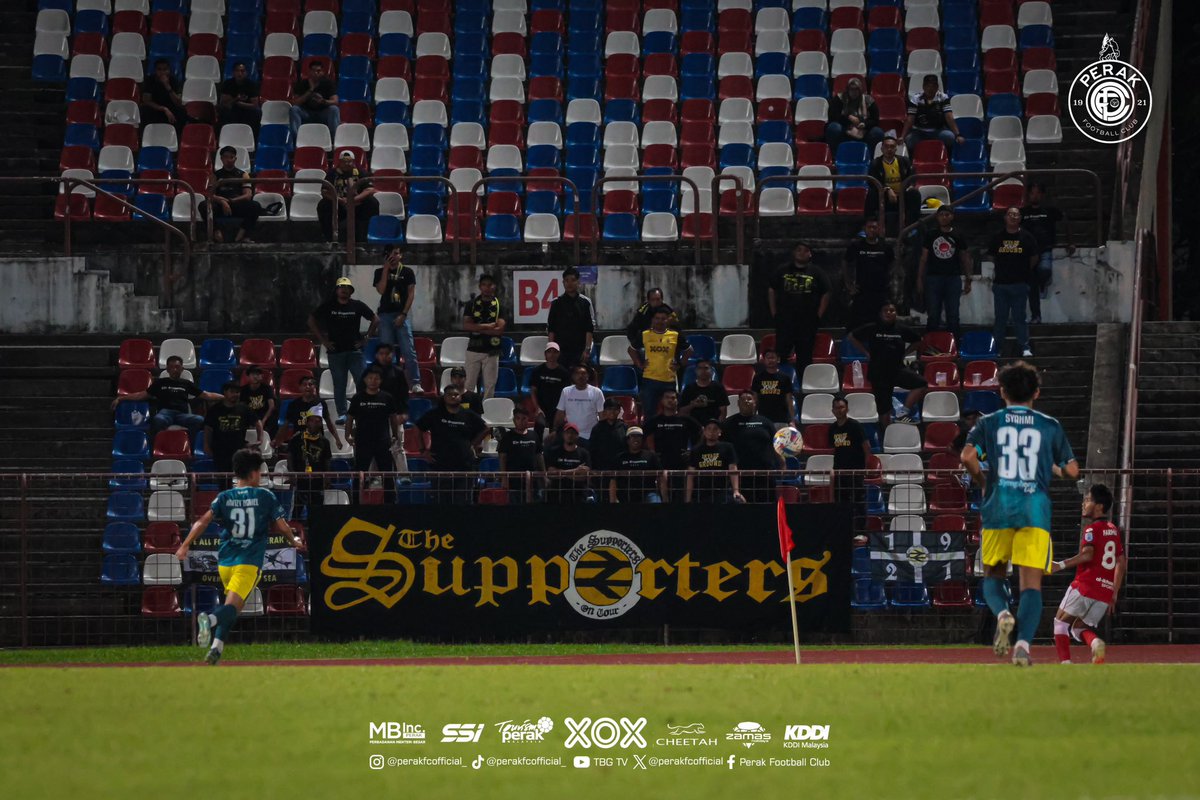 perakfcofficial's tweet photo. Terima kasih menjadi tulang belakang kami sepanjang musim 2024/25. Kita tutup tirai musim ini dengan penuh rasa bangga. 

🤍💛🖤

#SABvPRK https://t.co/aNu6Trklqc