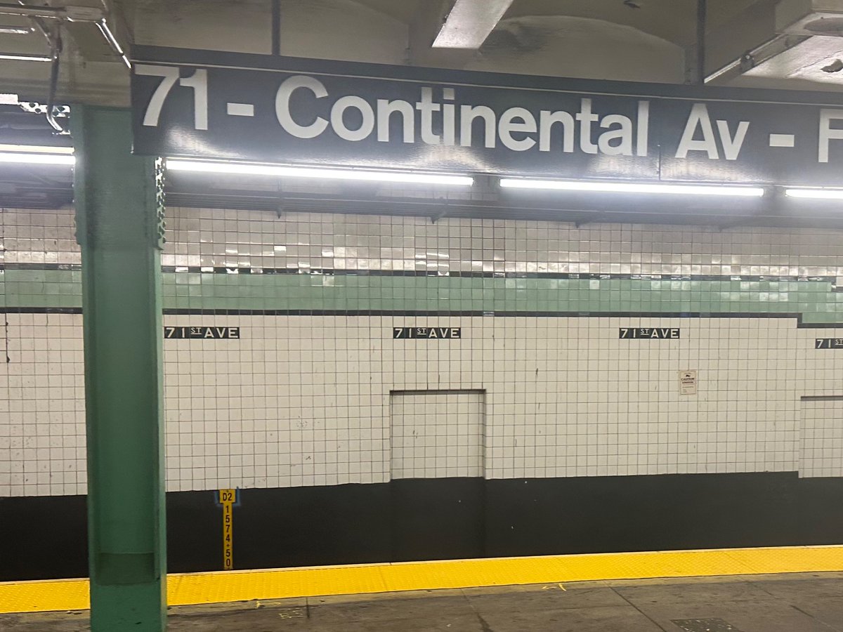 pinguman789's tweet photo. Markings for platform edge fences appear on the queens blvd line - for example at Forest Hills station and 75 Ave station https://t.co/rKueMtsoeD