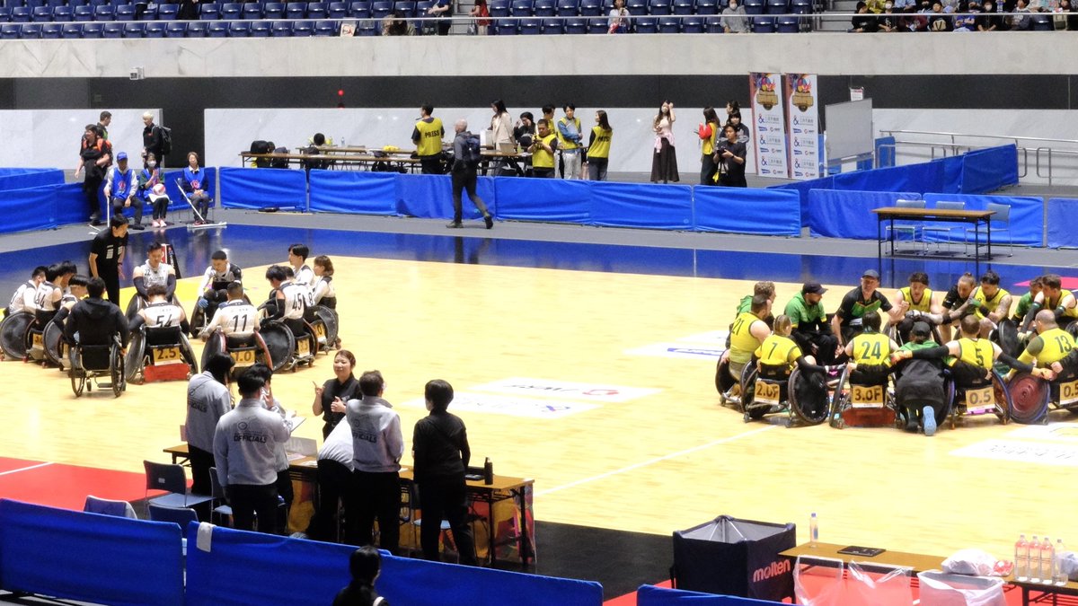 #車いすラグビー SHIBUYA CUP 2025
18日、日本 vs オーストラリア 戦を観戦♿️✨
世界ランク1位🇯🇵と2位🇦🇺の強豪国同士の対戦となったこの試合、迫力あるプレーに会場は大盛り上がり📣
招待された渋谷区の小学生による「WASSHOI！」「ニッポン！ニッポン！」という力強い声援が会場中に響いていました🙌