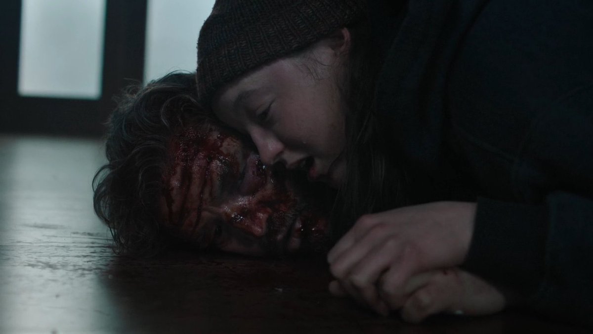 tesszrion's tweet photo. ver a ellie em cima do corpo do joel, se escorando nele e depois os três arrastando o corpo dele pela neve me deu uma sensação absurda de vazio, é como se fosse um conhecido meu, alguém que eu amava muito, sensação surreal #TheLastOfUs https://t.co/y6EXjoxfCN