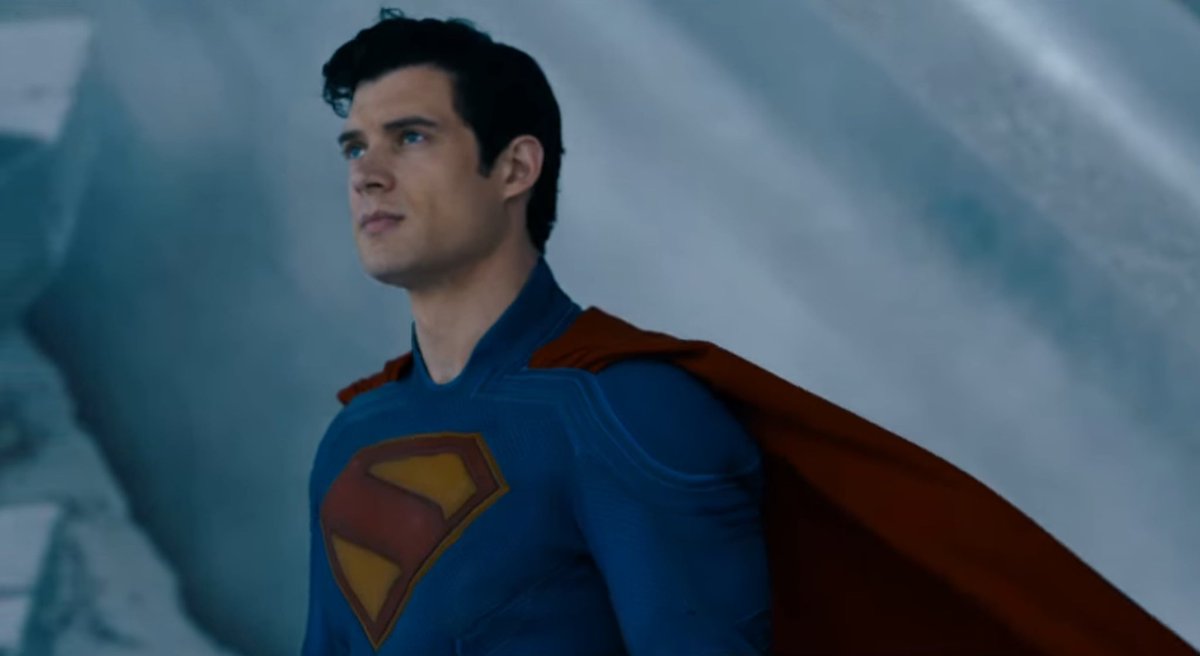 SuperheroesAr's tweet photo. بأي لقطة او اي خبر او حتى اشاعة بتشوفون هجوم طفولي غير مبرر وانتقاد غير عقلاني تجاه الفلم، مو طبيعي الي قاعد يصير مع فلم ما انعرض من الاساس!
الفلم يملك عوامل تخليك تتفائل بمستقبل الشخصية والعالم الجديد ابرزها المخرج والكاتب الي اخرج افضل ثلاثية في عالم مارفل بعد افلام الافنجرز
شخصية سوبرمان لها اكثر من ٨٠ سنة مو معقول وكانت لها اكثر من طريقة بتقديمها وتغيرت اشياء كثيرة فيها بقصص مختلفة لكن في اساس لها ماتغير، هذا الي كان مفقود بالافلام الاخيرة من بعد افلام كريستوفر ريف، الجدية والسوداوية ماينفع تقدمها كأساس للشخصية لكن تنفع مع تقدم الشخصية وتكون هي العقبة الي لازم يتخطاها مو يعتمد عليها وتكون هي شخصيته، اقرب مثال نجح بتقديم الشخصية بشكل ممتاز كان نسخة مسلسل Superman & Lois، الشخصية هي اساس الامل دايما بالعالم هذا وماينفع ابدا تظهر بشكل سوداوي.
هذا اكثر فلم انتظره هالسنة، اذا كان قد التوقعات اكيد راح امدح واذا لا راح انتقد بالاخير سوبرمان افضل شخصية بالنسبة لي واكيد احب ان تطهر بافضل شكل ممكن 🤙