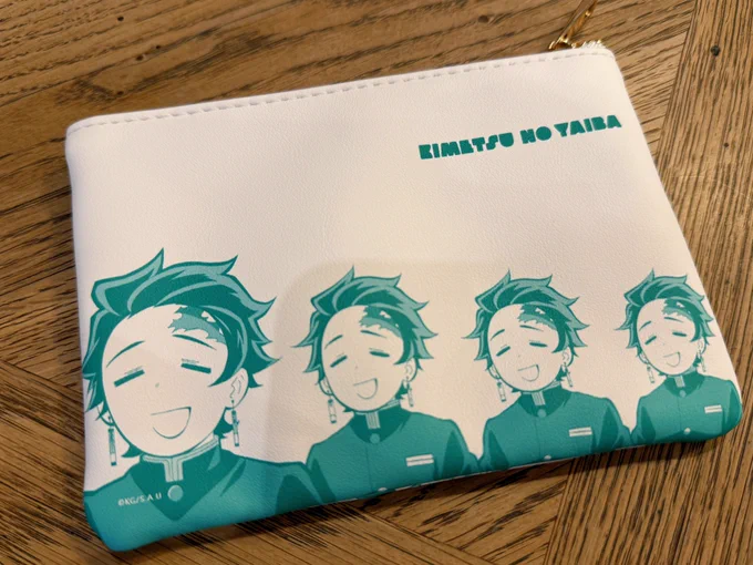 ポーチ買えたうれしい来月にも出るみたいだけど