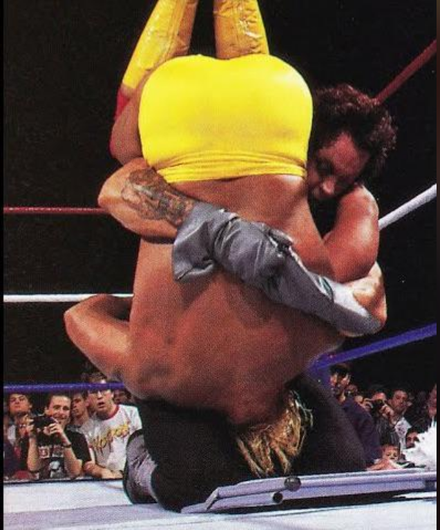 BrutusMaximusX's tweet photo. DTA : Drive Through Anyone
Lady in the front row be like “ouch, you got me brother!”
#Botchmania #WrestleMania41 #WWEWrestlemania #WrestleMania #Austin316 https://t.co/LujiC4OPNx