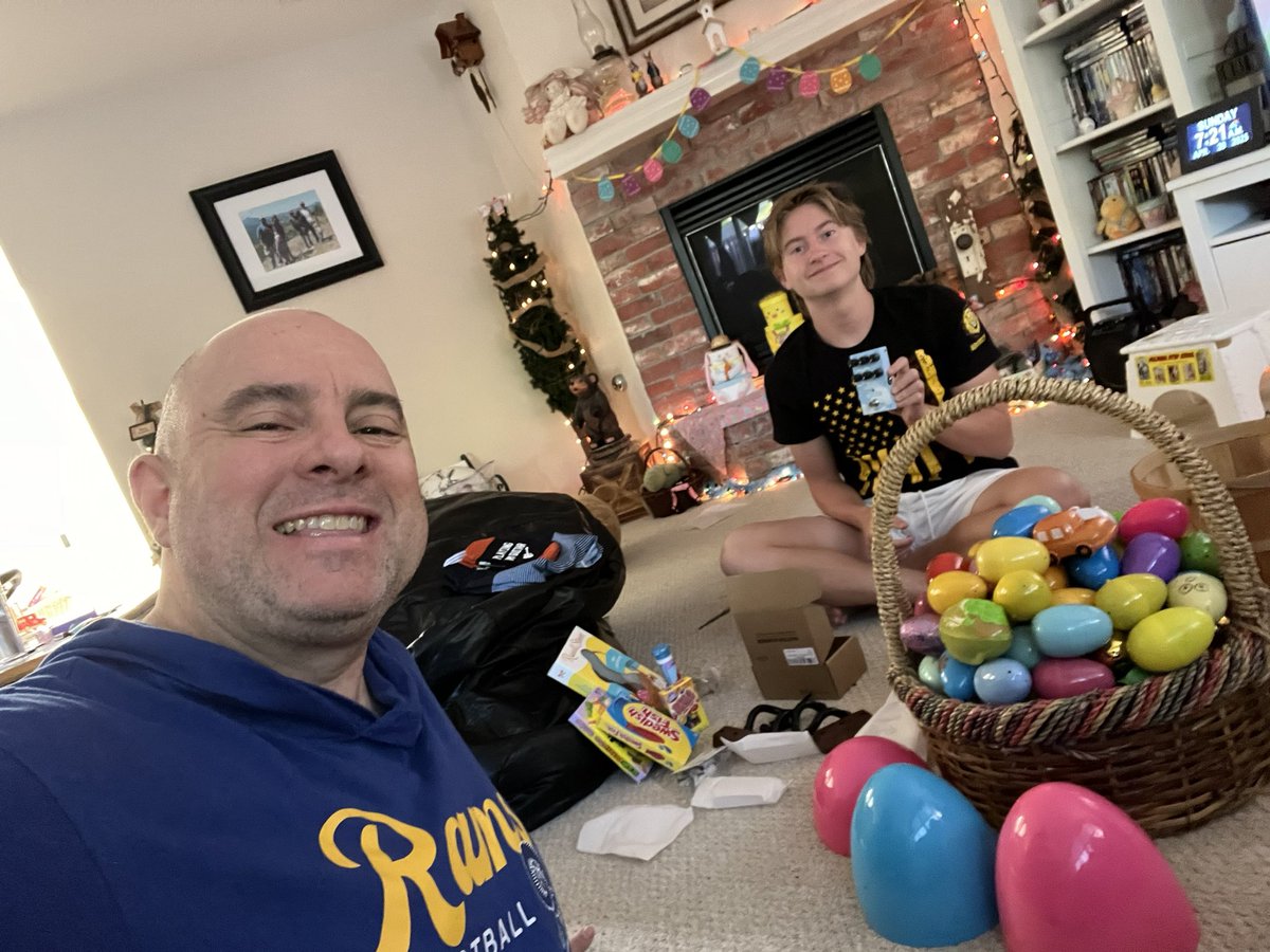 Happy Easter!

He has risen!

May all the blessings of the world be granted to you and your family!
-Coach Hulme and Fam