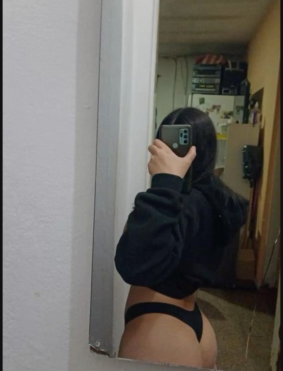 reginafoxxy's tweet photo. Ven y usa mis nalgas de almohada o si prefieres rompelas 😈🥵 https://t.co/0ERlYbaUg0