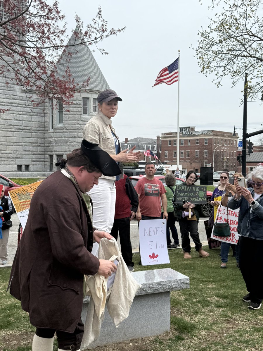 No Kings protest in #Nashua NH.