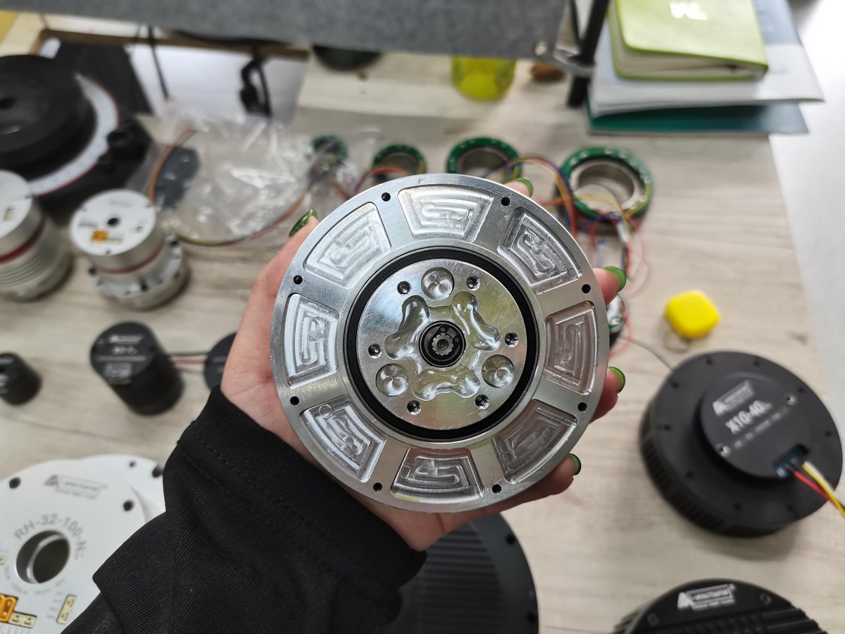 Warbie355990's tweet image. Our secret weapon-RMD-X8-32( integrated planetary actuator)
Do you want to know more about it? 🤐
#MYACTUATOR  #robotics