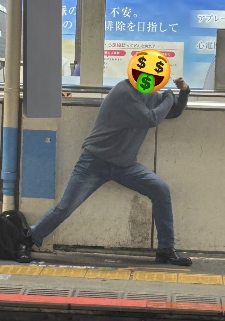 ZIL_FAIZ's tweet photo. 仮面ライダーの変身ポーズしようとしたら肘ぶつけてウルトラマンになった人なら知ってる https://t.co/rn0tjKpyKo