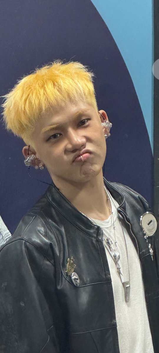 Hyunsuk~my baby~ Happy birthday. Cuma pengen kamu makin bahagia sama makin sehat. See u kamis ini ya baby~