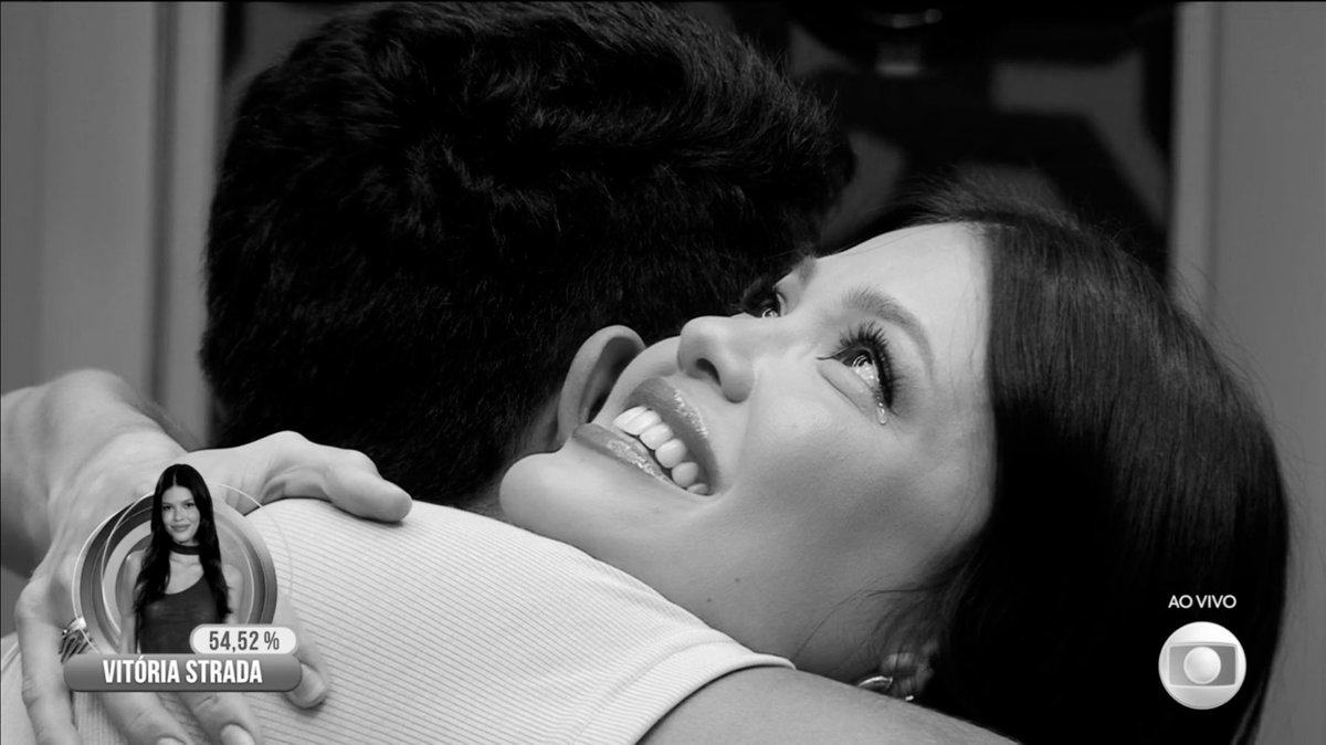 e fim. 🦩♥️

que delícia foi acompanhar vitória strada 24h por dia e não me decepcionar nem por um momento com a pessoa que ela é! sua trajetória lá dentro foi linda e só tem milhões de frutos maravilhosos pra colher aqui fora. vem brilhar mais e mais, <a href="/StradaVitoria/">Vitória Strada</a> !