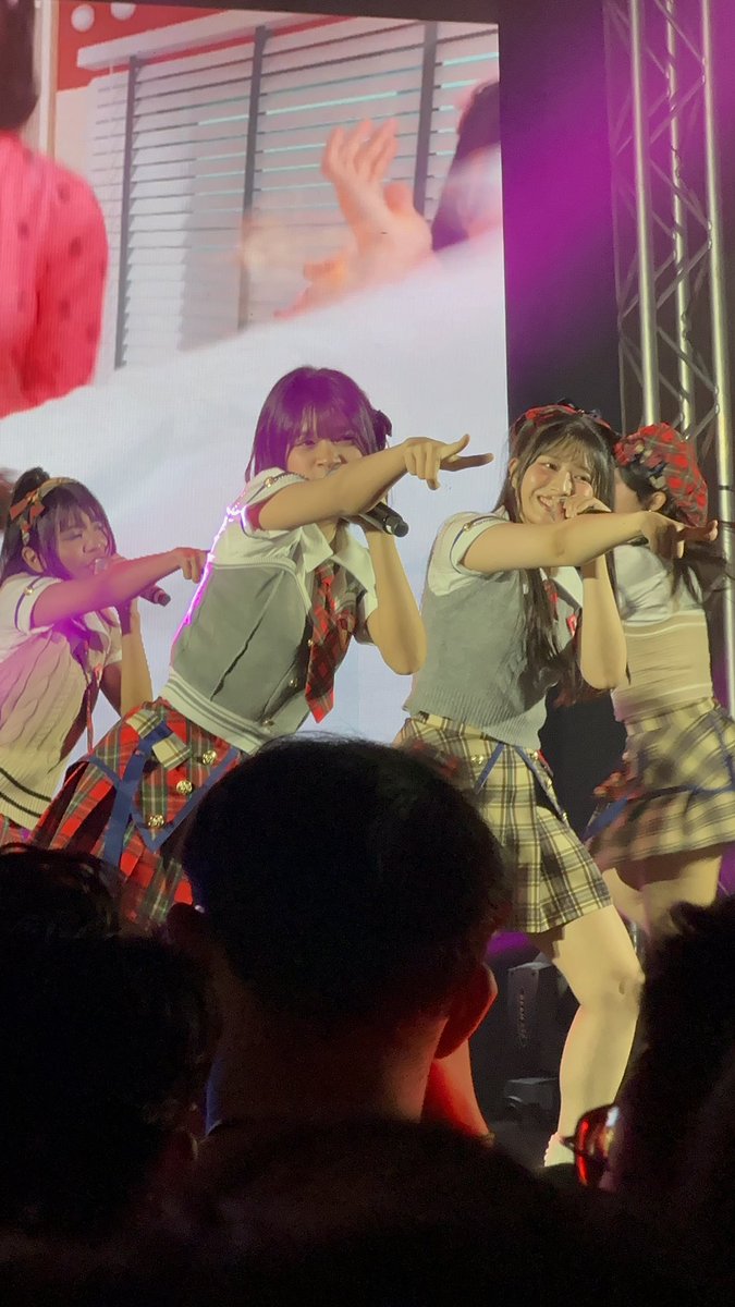 myshaeraa's tweet photo. 250420 anime fest plus salwa 🥺💚

#klp48 #salwaklp48 https://t.co/BrvFDjo9vv