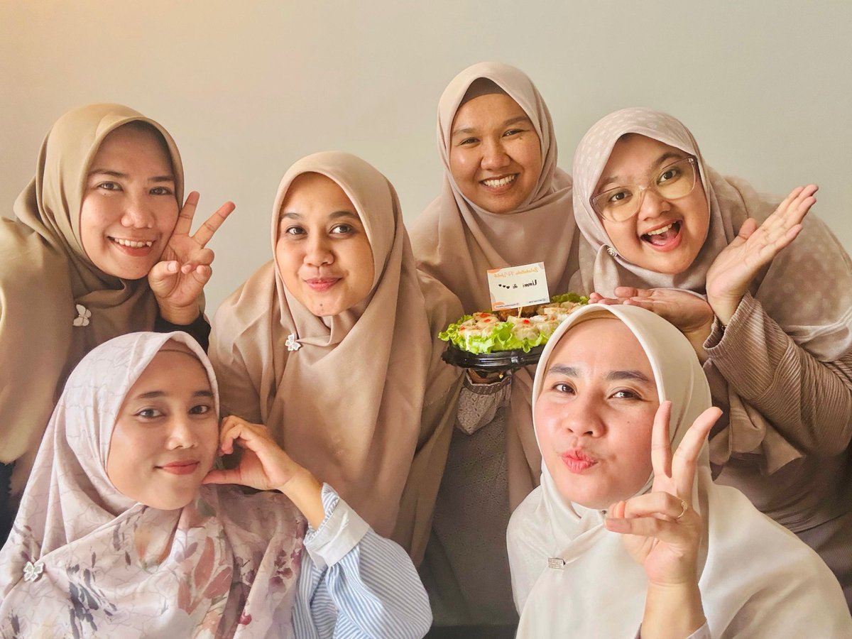 trignuriat94's tweet photo. 💖💖💖 https://t.co/Nyri1diATU